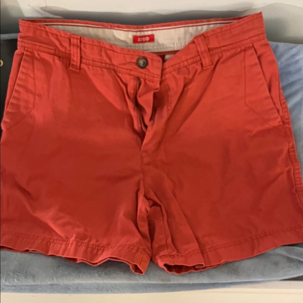 Izod Men's Flat Front Shorts - Red